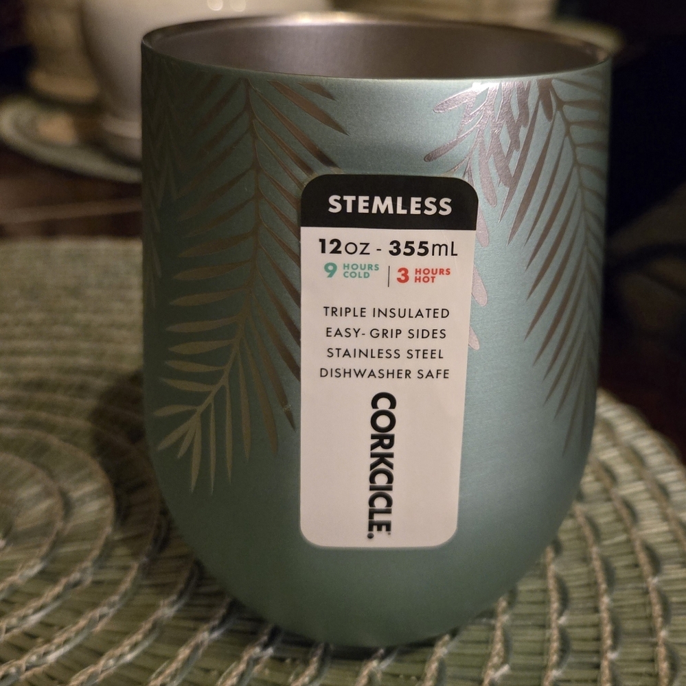 Hard to Find Beautiful New Corksicle 12 oz Stemless in Frosted Pines Jade w/ Lid